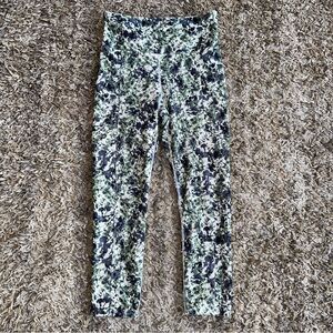 The Balance Collection Women’s sz Small Green/Blue/White Activewear Capris 21"